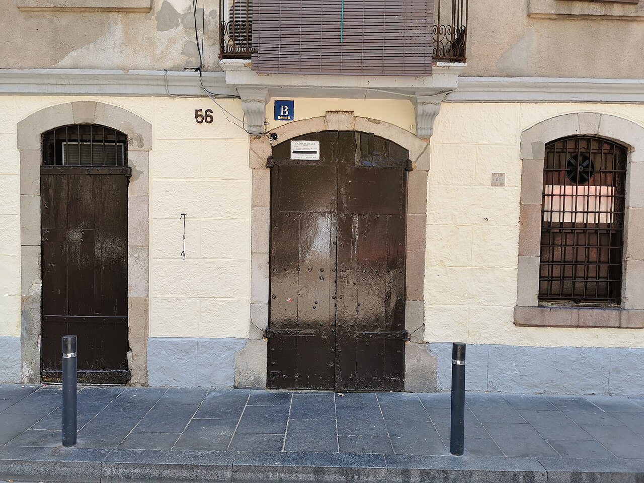 La Cova Fumada. Photo by Cataleirxs (CC BY-SA 3.0)