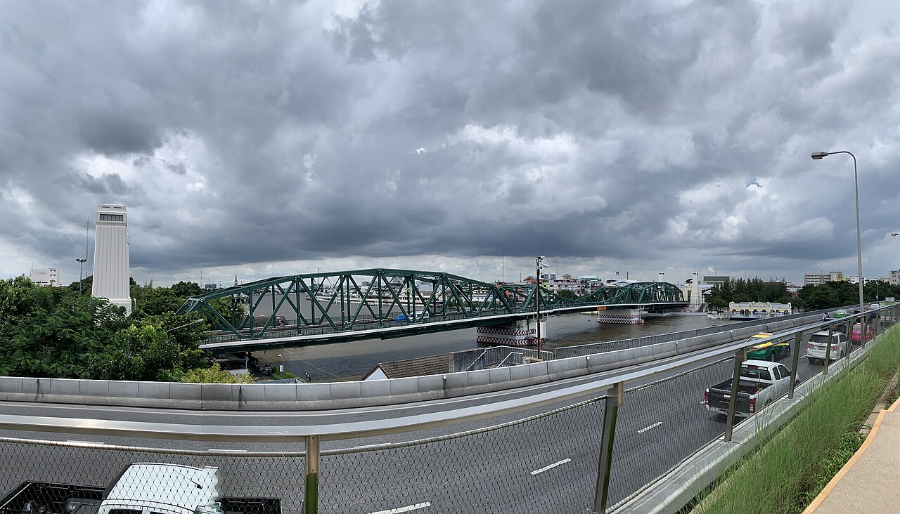 Chao Phraya Sky Park. Photo by Chainwit. (CC BY-SA 4.0)