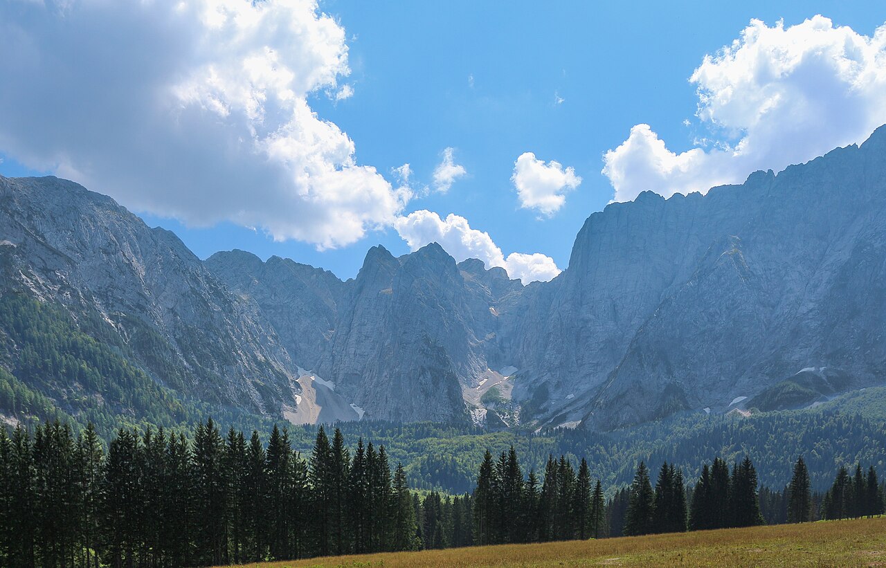Laghi di Fusine. Photo by Hubertl (CC BY-SA 4.0)