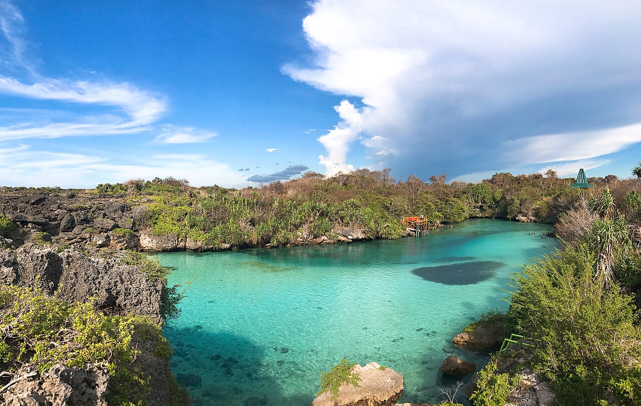Weekuri Lagoon. Photo by Bimantara.prawoto (CC BY-SA 4.0)