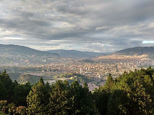Cerro de las Tres Cruces, Colombia. Photo by Luis90f (CC BY-SA 4.0)